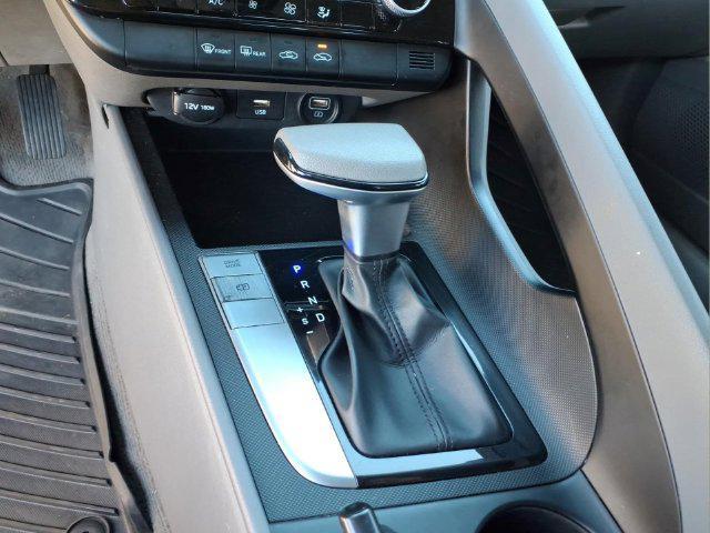 2021 Hyundai Elantra - $14,935