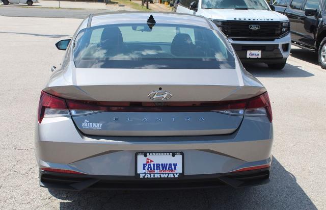 2021 Hyundai Elantra - $19,677