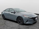 2022 Elantra Thumbnail 3