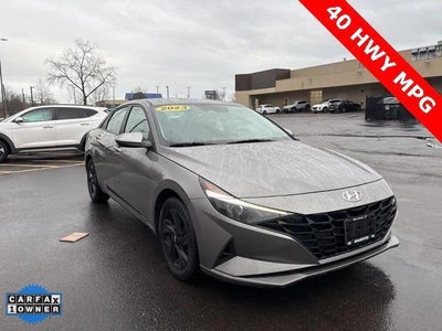 2023 Hyundai Elantra SEL 4DR Sedan