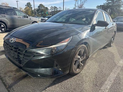2021 Hyundai Elantra SEL 4DR Sedan