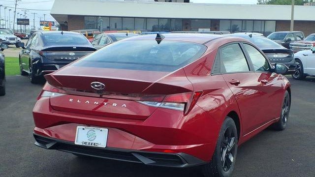 2021 Hyundai ELANTRA SEL