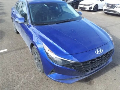 2022 Hyundai Elantra SEL 4DR Sedan