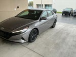 2022 Elantra Thumbnail 2