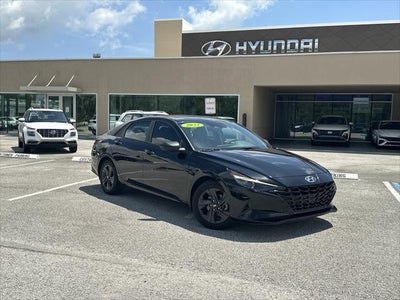 Photo of a 2022 Hyundai Elantra SEL 4DR Sedan for sale