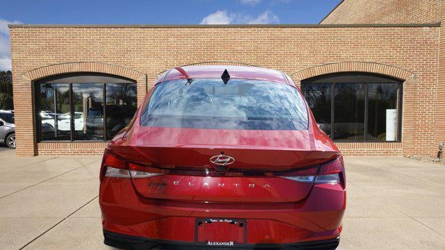 2022 Hyundai ELANTRA SEL