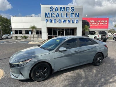 2022 Hyundai Elantra SEL 4DR Sedan