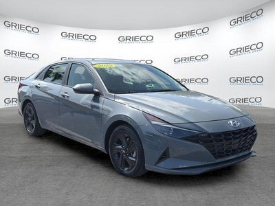 2022 Hyundai Elantra SEL 4DR Sedan