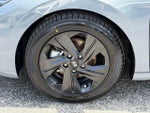 2022 Elantra Thumbnail 18