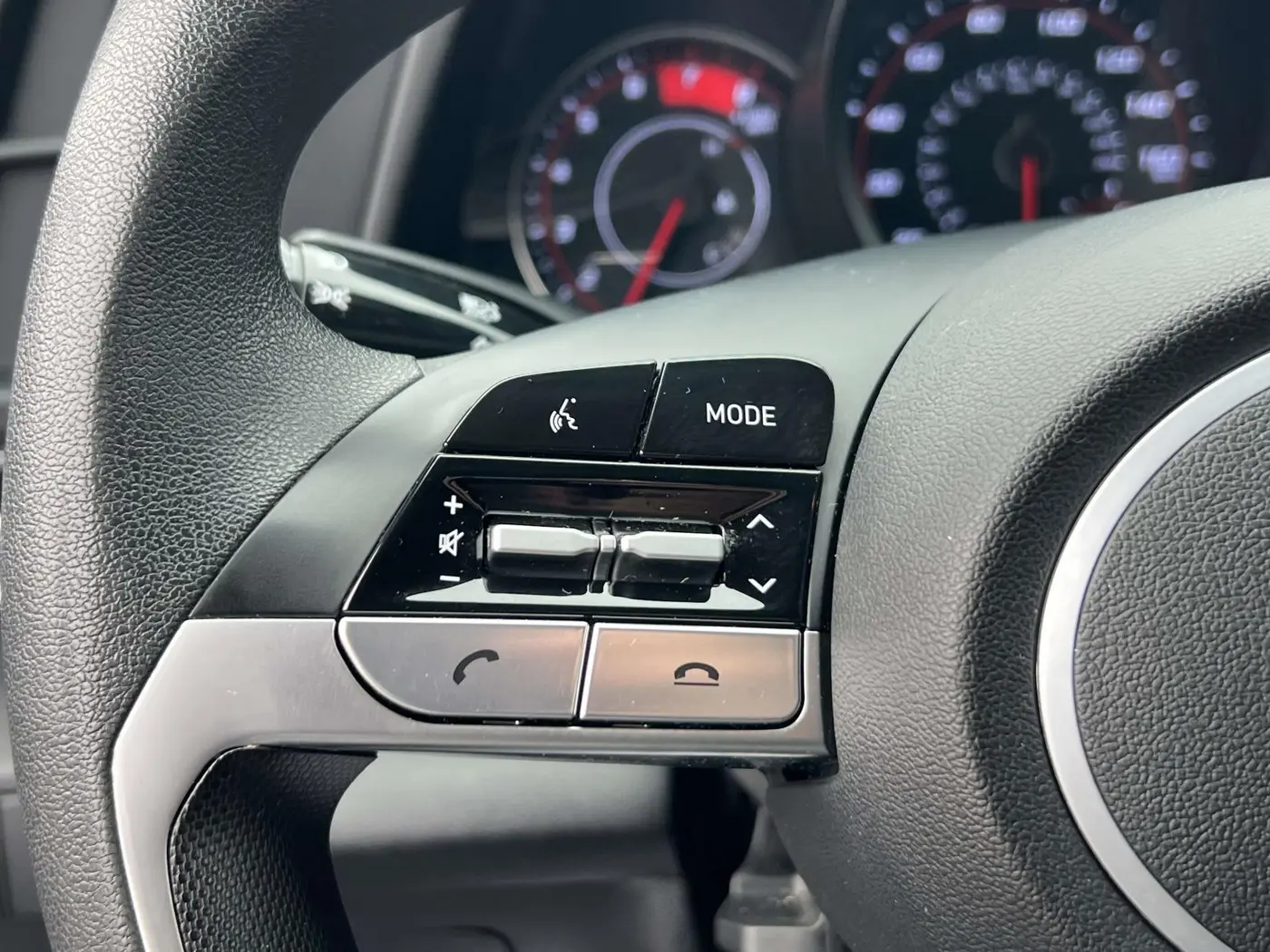 2023 Hyundai Elantra - $18,738