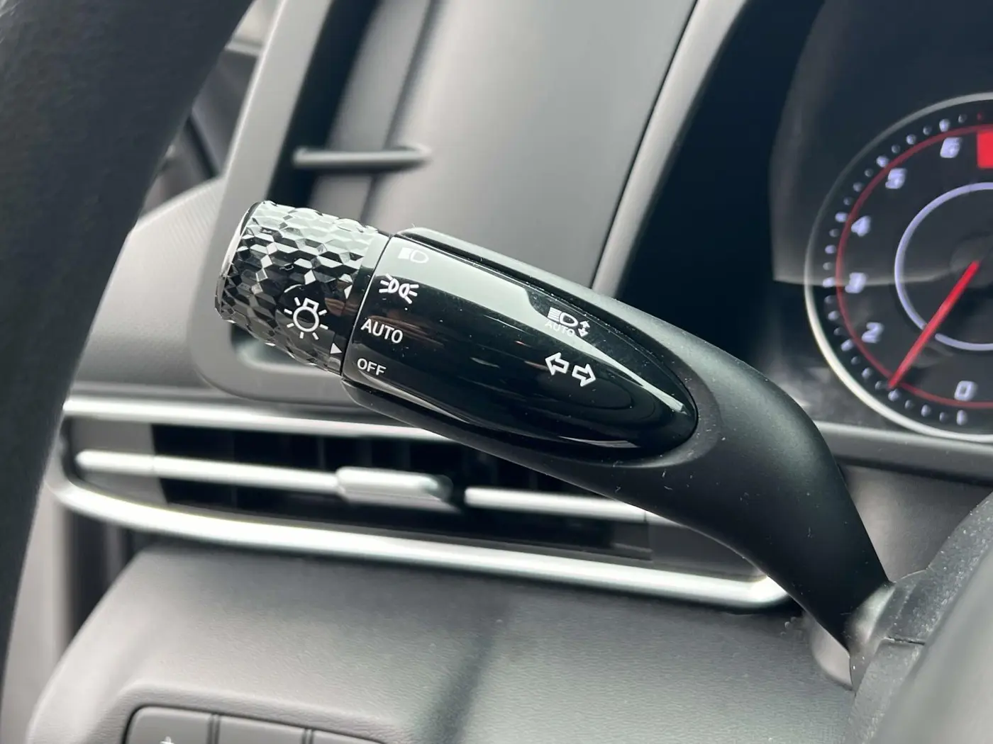 2023 Hyundai Elantra - $18,738