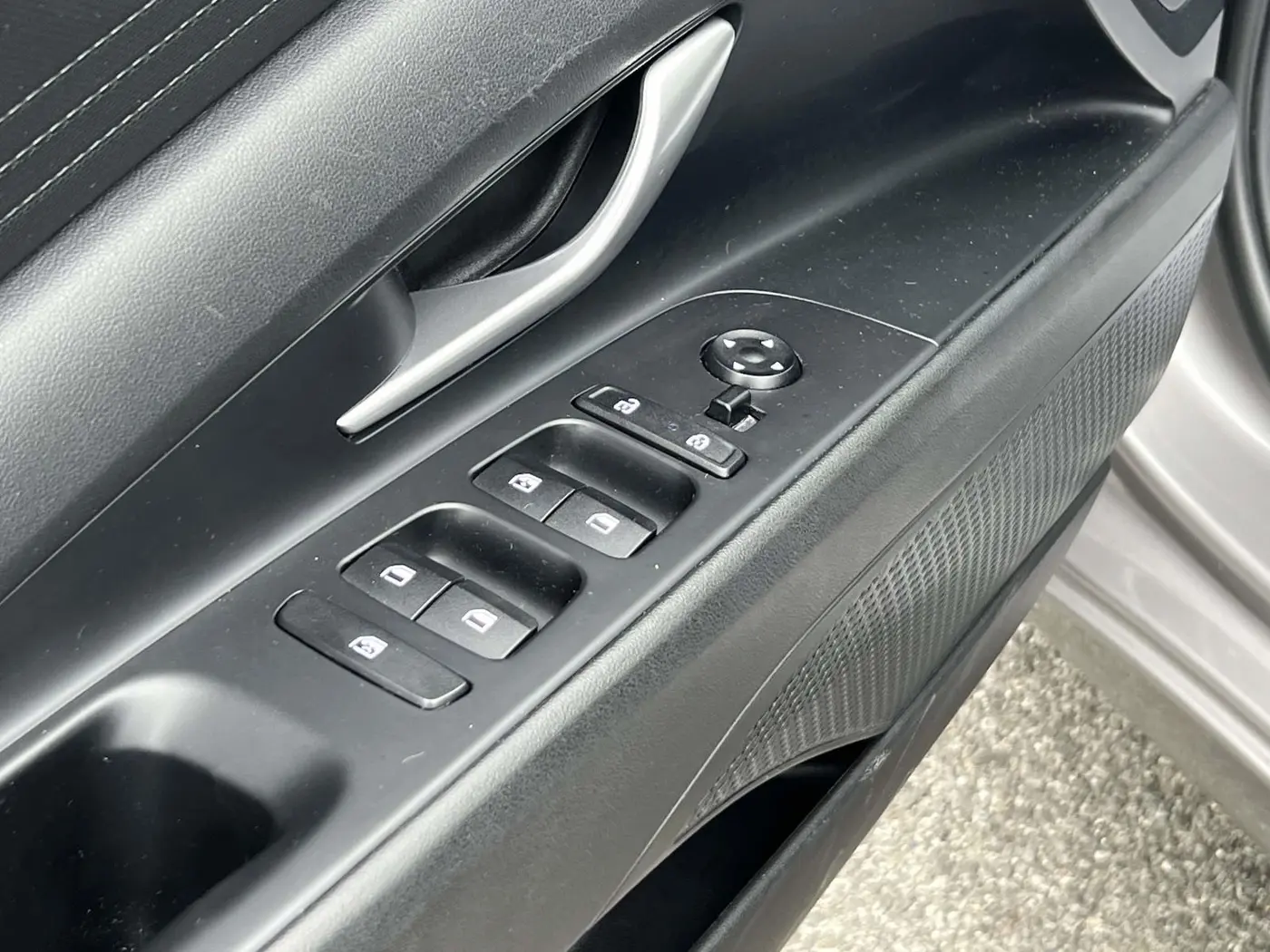 2023 Hyundai Elantra - $18,738