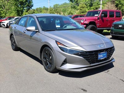 2023 Hyundai Elantra SEL 4DR Sedan
