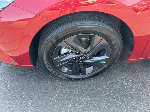 2023 Hyundai Elantra - $20,200