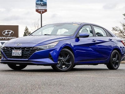 2023 Hyundai Elantra SEL 4DR Sedan