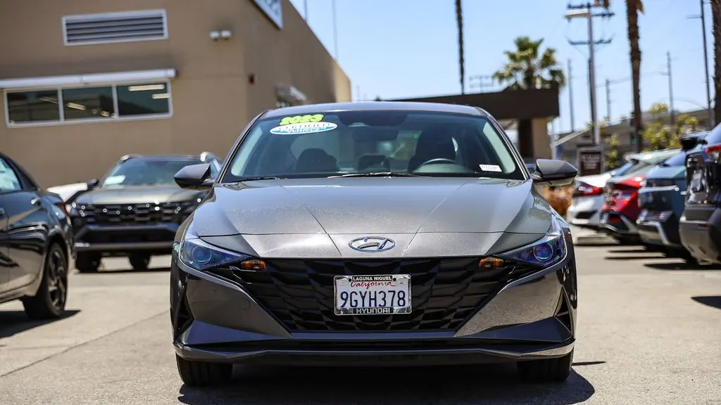 2023 Hyundai ELANTRA SEL
