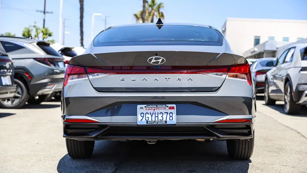 2023 Hyundai ELANTRA SEL