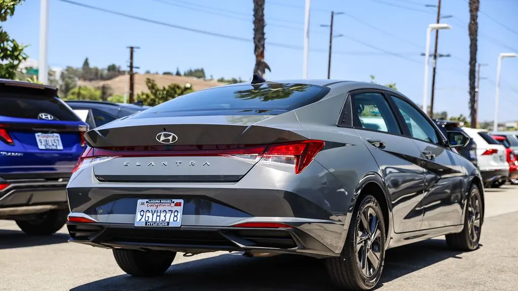 2023 Hyundai ELANTRA SEL