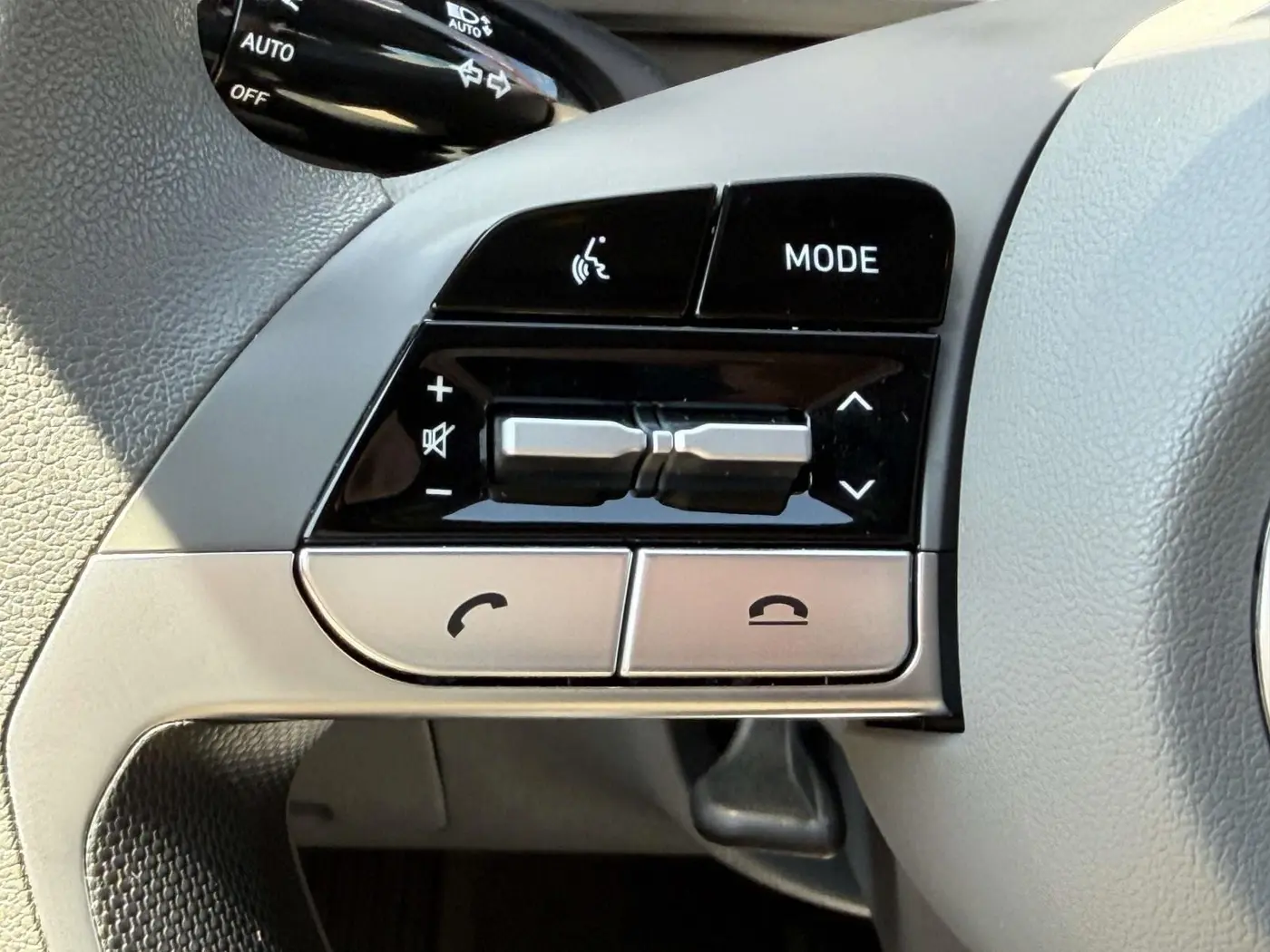 2023 Hyundai Elantra - $18,338