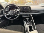 2022 Elantra Thumbnail 16