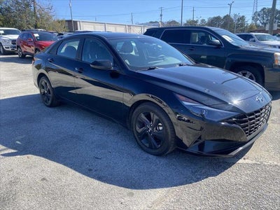 2022 Hyundai Elantra SEL 4DR Sedan