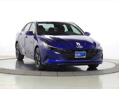 2022 Hyundai Elantra SEL 4DR Sedan