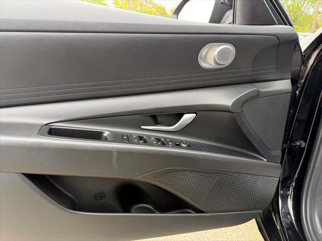 2023 Hyundai Elantra - $19,898