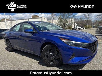 2023 Hyundai Elantra SEL 4DR Sedan