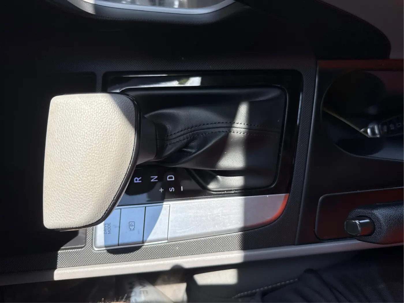 2022 Hyundai Elantra - $22,991