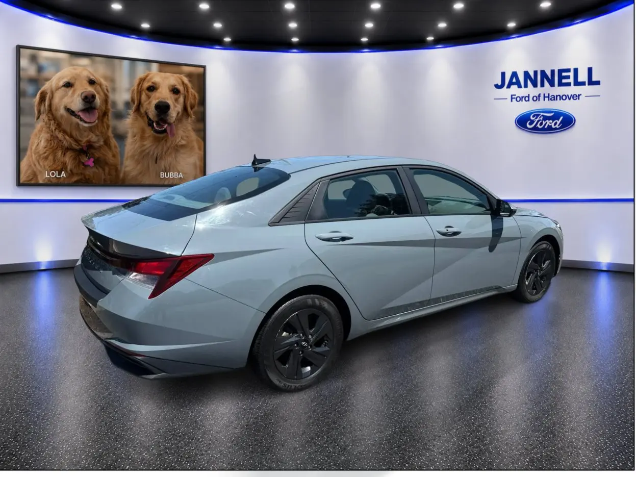 2022 Hyundai Elantra - $22,991