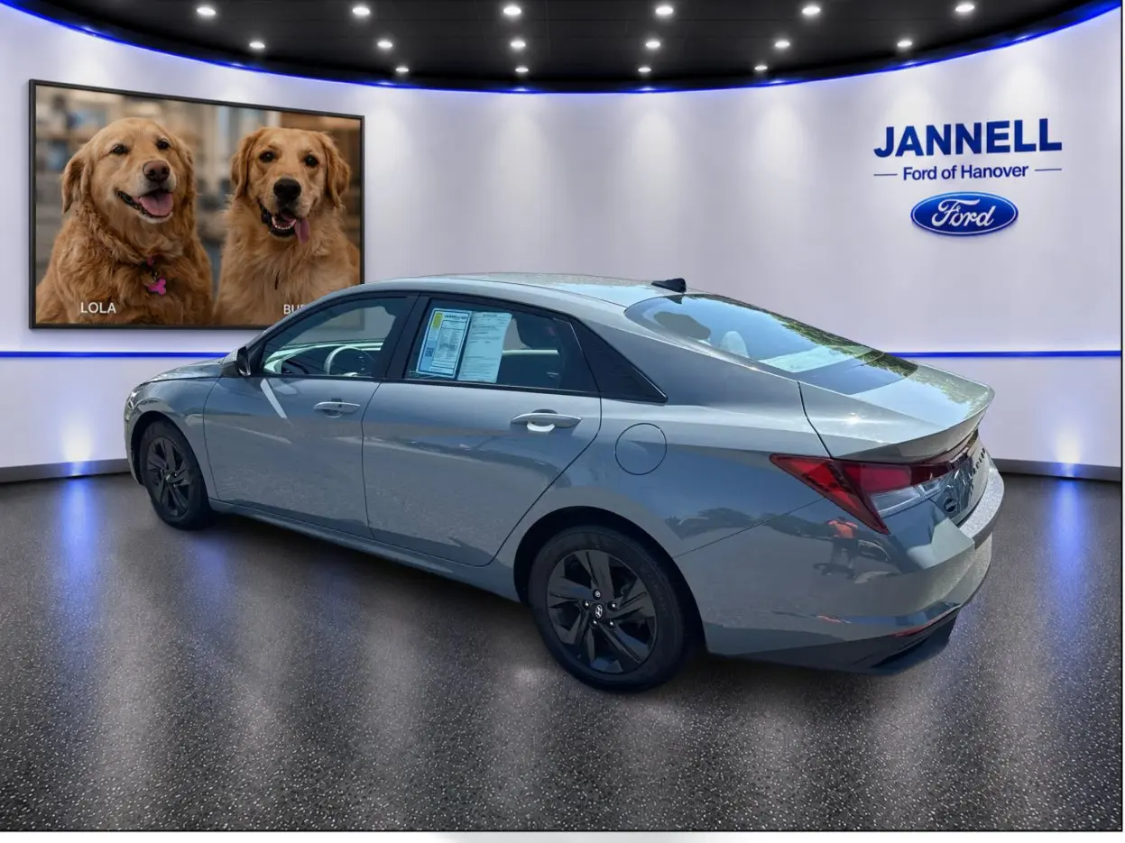 2022 Hyundai Elantra - $22,991