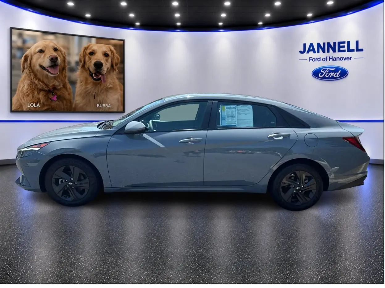2022 Hyundai Elantra - $22,991