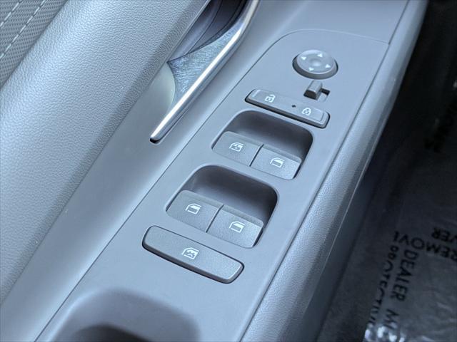 2023 Hyundai Elantra - $15,702