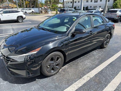 2023 Hyundai Elantra SEL 4DR Sedan