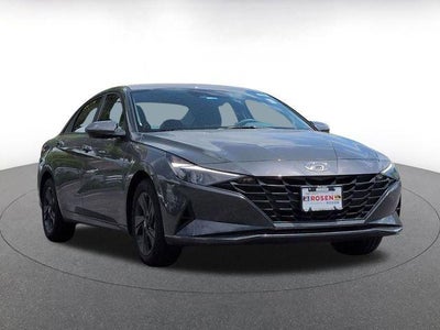 2023 Hyundai Elantra SEL 4DR Sedan