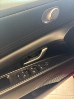 2023 Elantra Thumbnail 25