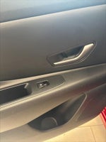 2023 Elantra Thumbnail 28