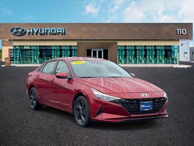 2023 Hyundai Elantra SEL 4DR Sedan