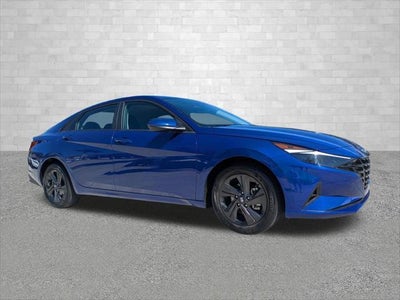 2023 Hyundai Elantra SEL 4DR Sedan
