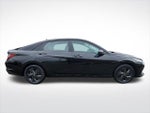 2022 Elantra Thumbnail 9