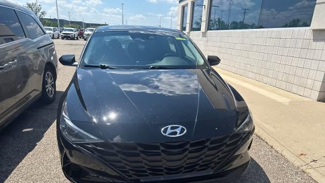 2022 Hyundai ELANTRA SEL
