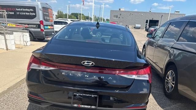 2022 Hyundai ELANTRA SEL