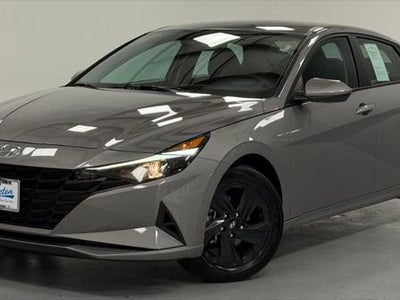 2023 Hyundai Elantra SEL 4DR Sedan