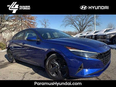 2023 Hyundai Elantra SEL 4DR Sedan