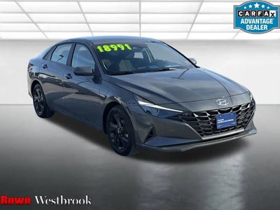 2023 Hyundai Elantra SEL 4DR Sedan