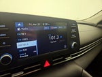 2022 Elantra Thumbnail 15