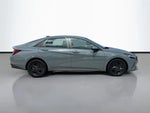 2022 Elantra Thumbnail 4