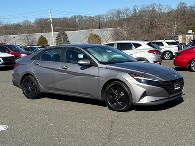 2023 Hyundai Elantra SEL 4DR Sedan