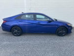 2022 Elantra Thumbnail 2