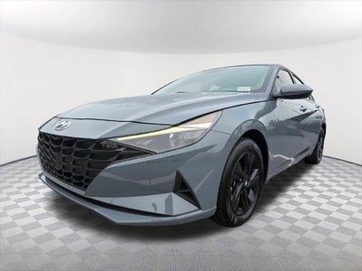 2023 Hyundai Elantra SEL 4DR Sedan
